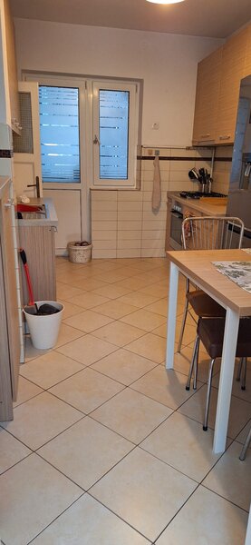 Stefan cel Mare, 2 minute metrou,